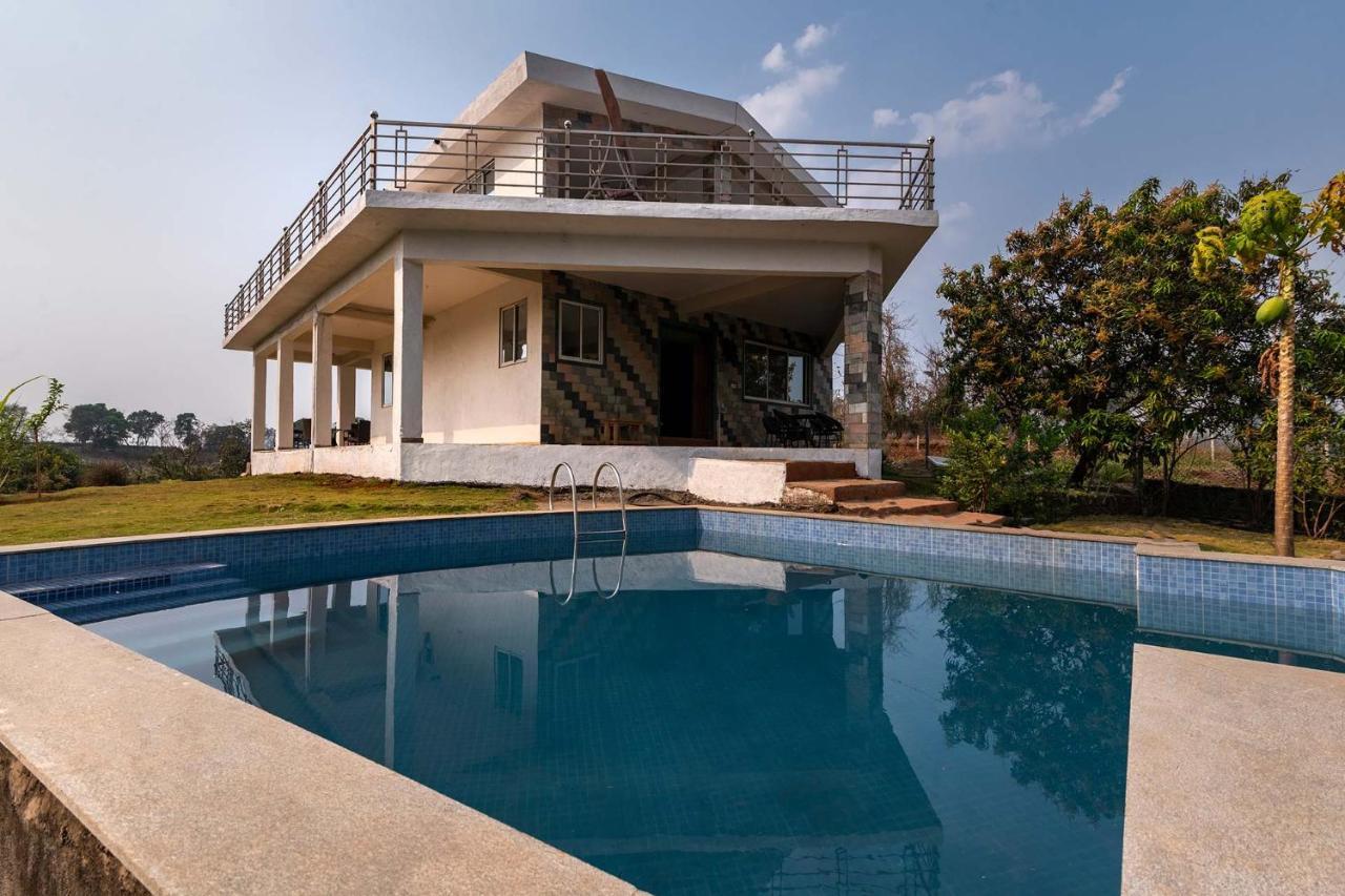 Aqua & Sage By Stayvista - Riverside Villa With Pool & Terrace Karjat Bagian luar foto