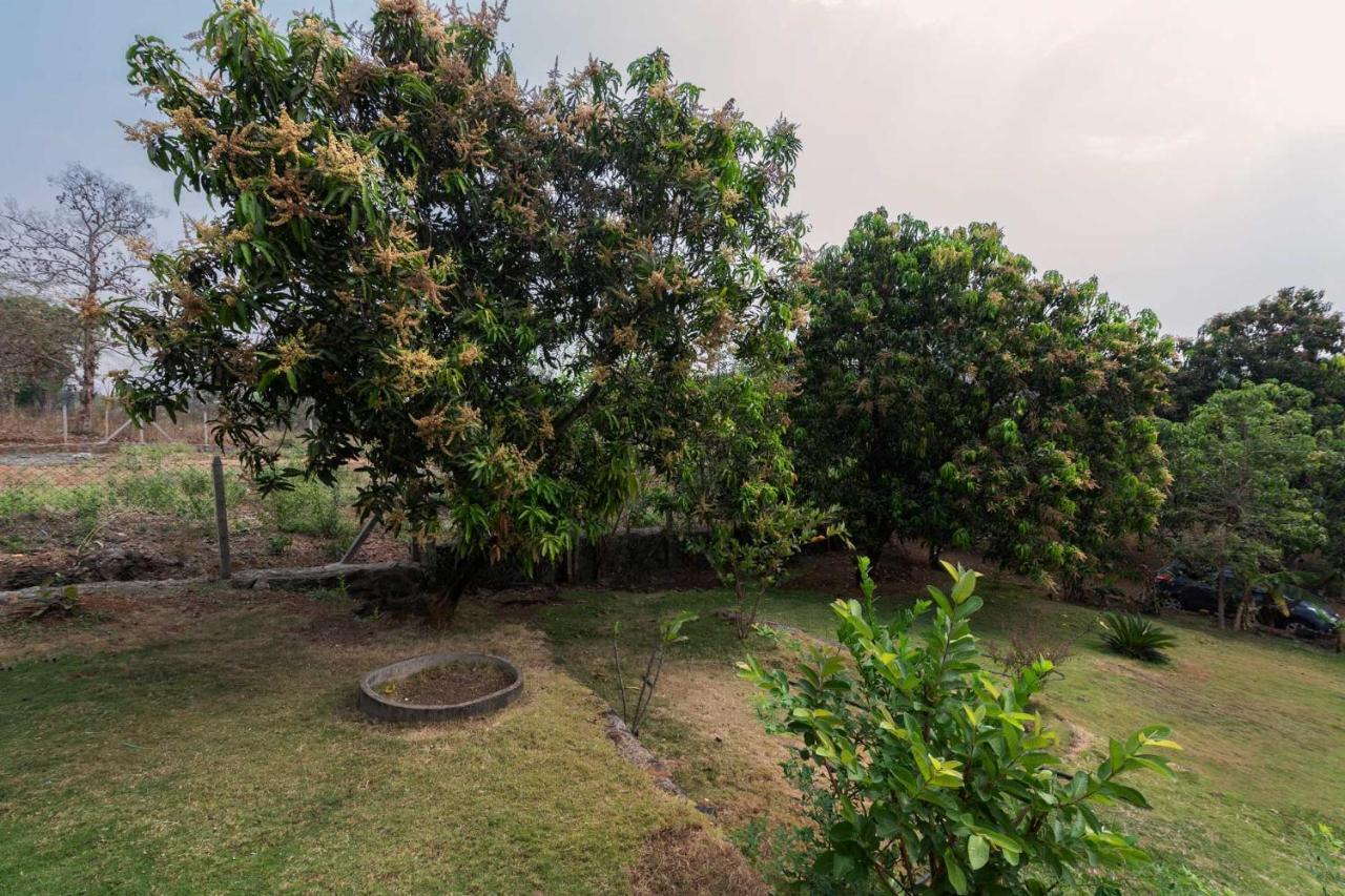 Aqua & Sage By Stayvista - Riverside Villa With Pool & Terrace Karjat Bagian luar foto