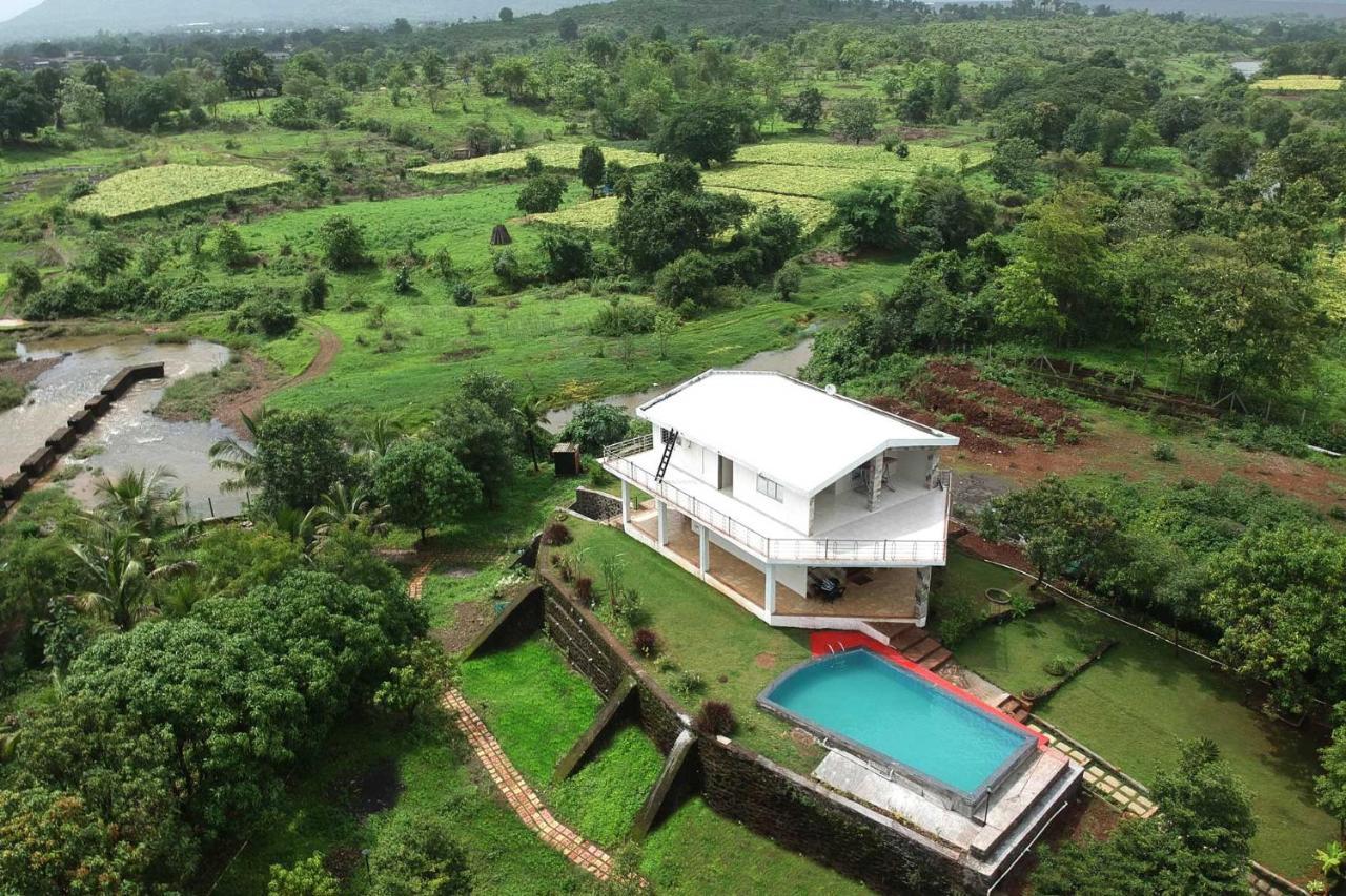 Aqua & Sage By Stayvista - Riverside Villa With Pool & Terrace Karjat Bagian luar foto